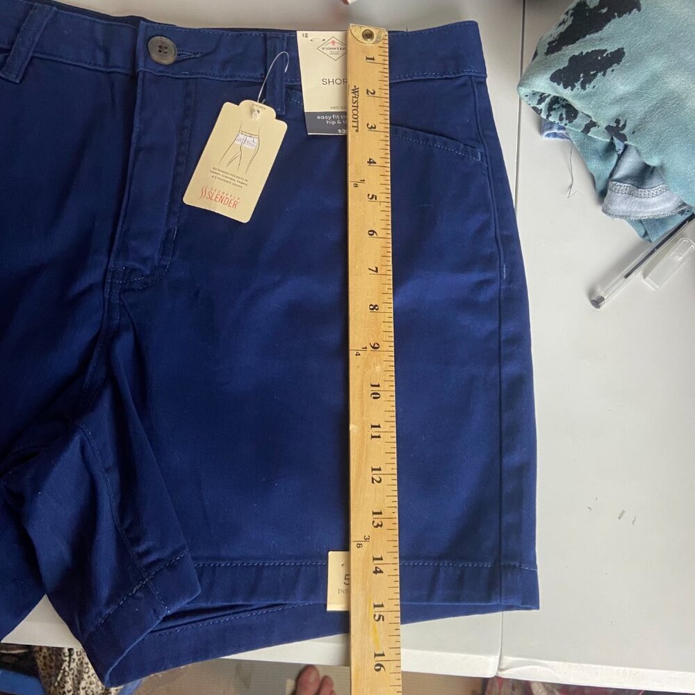 St John's Bay Women's Size 12 Mid Rise Easy Fit Though Hip Thigh Navy Blue 5" - Picture 7 of 7